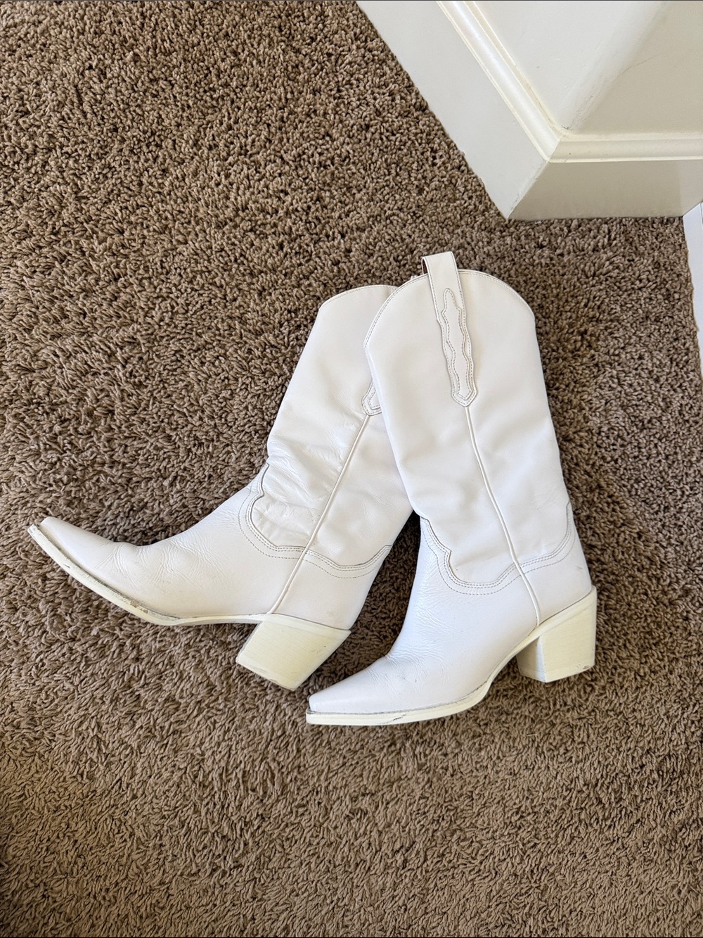 White cowgirl boots